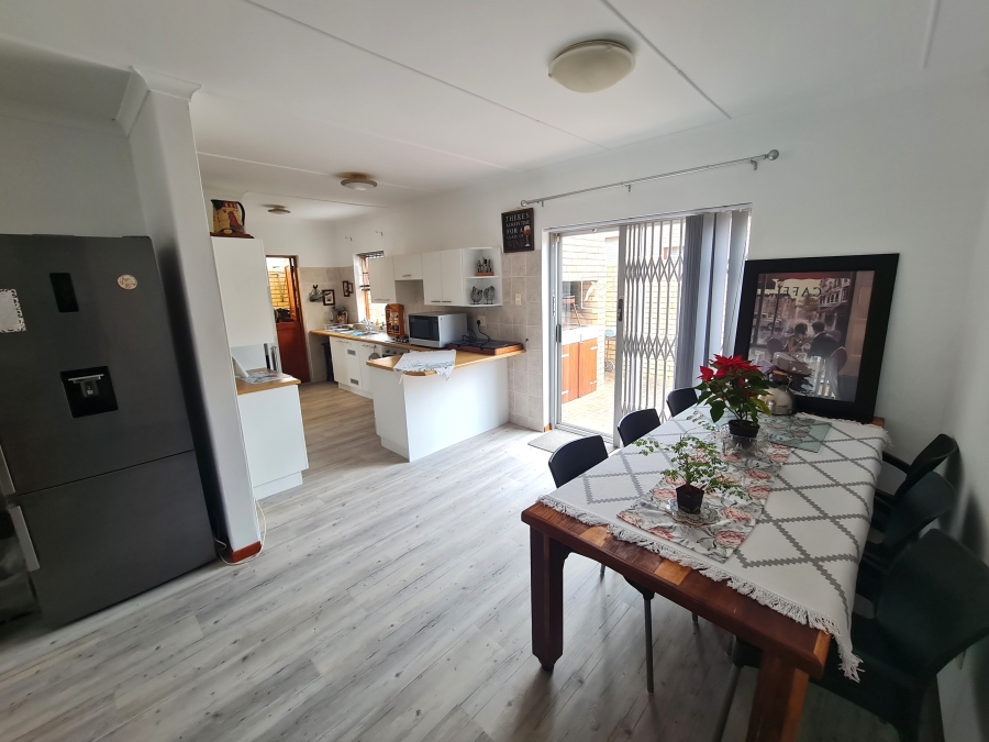 3 Bedroom Property for Sale in Jeffreys Bay Central Eastern Cape